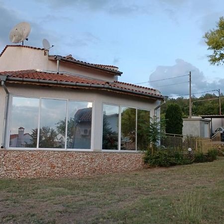Приятна Къща За Почивка Караколев 1 Villa Obrochishte Exterior photo